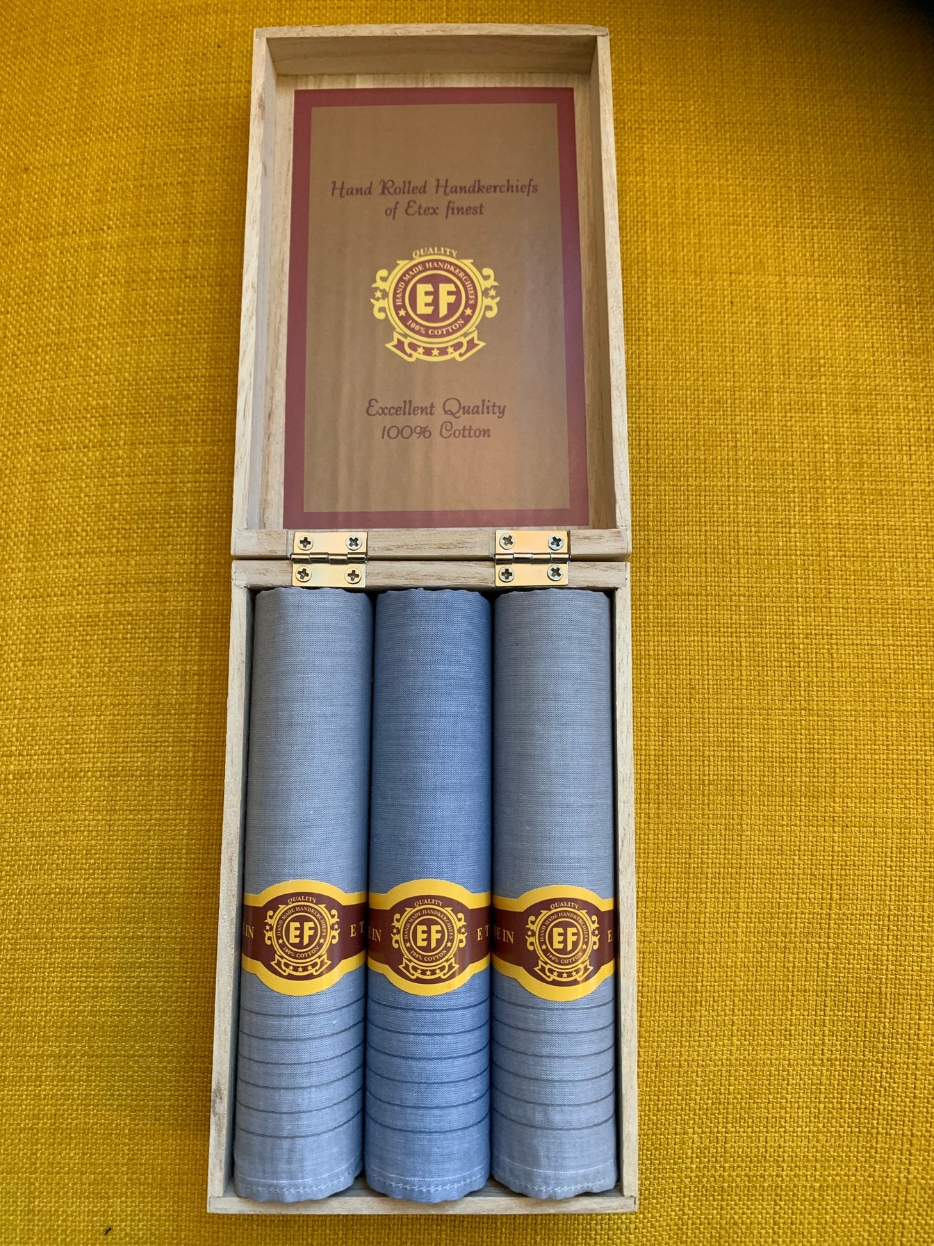 Einstecktücher in Luxusverpackung blau